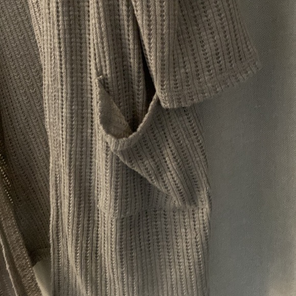 Torrid sweater size 1, opened shoulder, gray - Picture 4 of 4